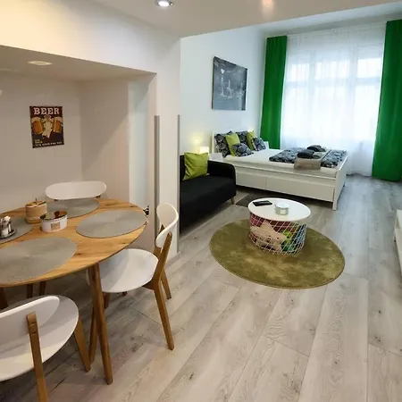 Erezd Magad Otthon Sziveben * בודפשט